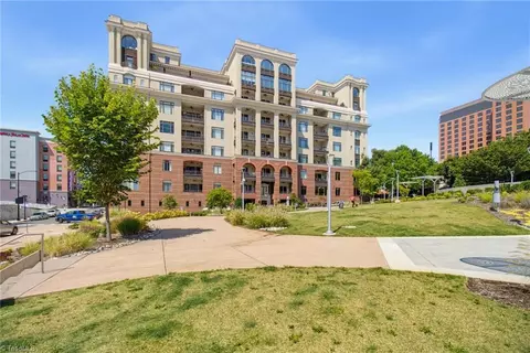 1 Park Vista Ln #350, Winston Salem, NC 27101