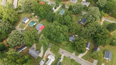 View/Area - 1415 Pointer St, Roxboro, NC 27573 photo 4 of 6