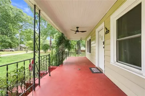 Exterior - 1415 Pointer St, Roxboro, NC 27573 photo 2 of 9