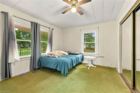 Bedroom - 1415 Pointer St, Roxboro, NC 27573 photo 4 of 5