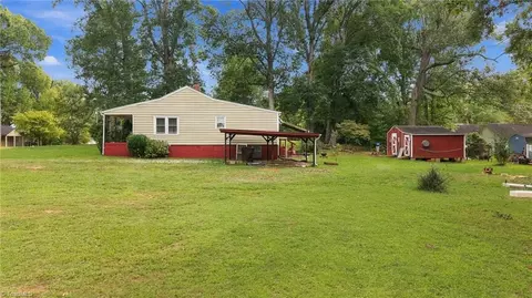 Exterior - 1415 Pointer St, Roxboro, NC 27573 photo 3 of 9