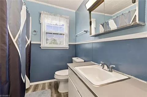 Bath - 1415 Pointer St, Roxboro, NC 27573 photo 1 of 1