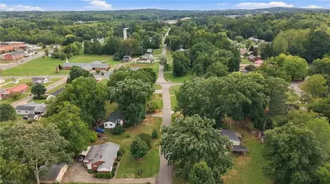 View/Area - 1415 Pointer St, Roxboro, NC 27573 photo 5 of 6