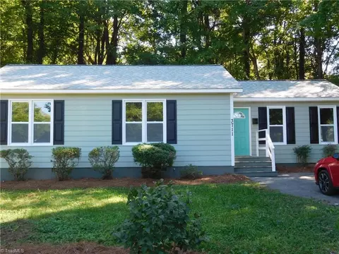 3711 Country Club Rd, Winston Salem, NC 27104