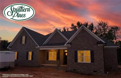 5081 Southern Pines Dr, Kernersville, NC 27284