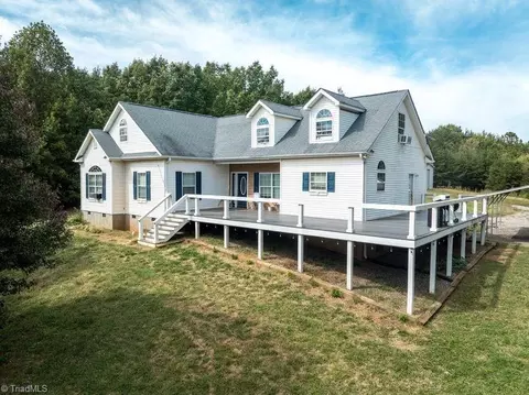 3845 Beasley School Rd, Sandy Ridge, NC 27046