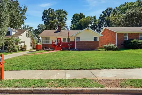 Exterior - 220 Parkway Ave E, High Point, NC 27262 photo 8 of 9