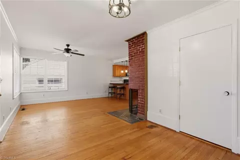 Living - 220 Parkway Ave E, High Point, NC 27262 photo 1 of 3