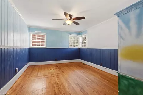 Bedroom - 220 Parkway Ave E, High Point, NC 27262 photo 4 of 5