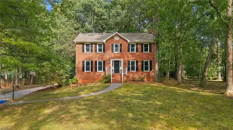 483 Buckhurst Dr, Kernersville, NC 27284