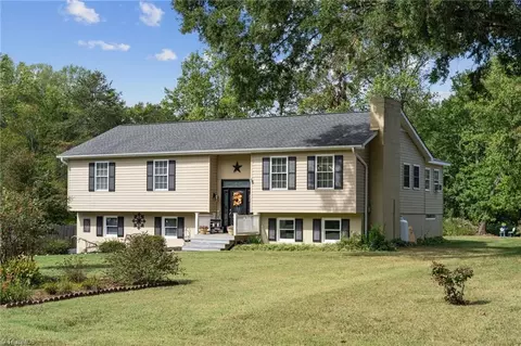 486 Lori Ln, Winston Salem, NC 27127