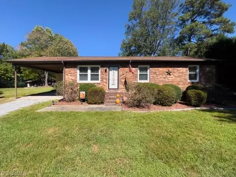 4851 Westray Ln, Walkertown, NC 27051