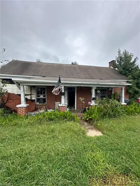 101 Primitive St, Eden, NC 27288