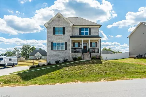 360 Wynnfall Dr, Lexington, NC 27295
