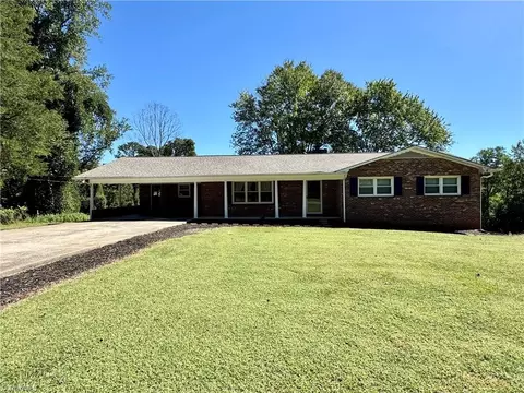 140 Northeast Cir, Elkin, NC 28621