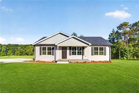 329 Lake Park Rd, Asheboro, NC 27205