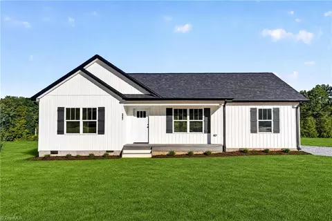 327 Lake Park Rd, Asheboro, NC 27205