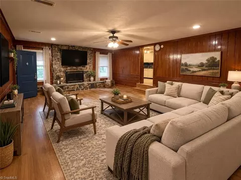 Living - 158 Border Ln, Pinnacle, NC 27043 photo 4 of 4