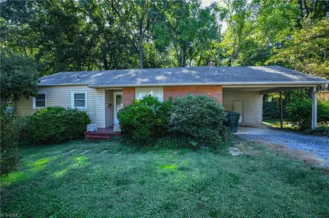 3809 Parkwood Dr, Greensboro, NC 27403