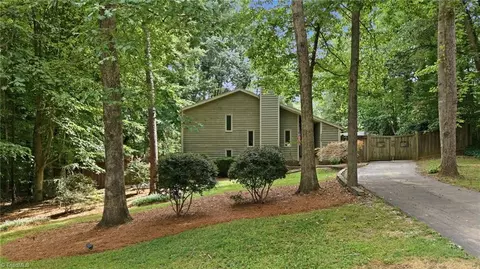 4009 Loch Lorien Rd, Kernersville, NC 27284