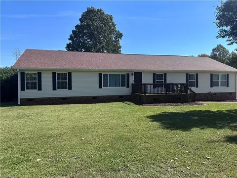 131 Glenwood Rd, Mocksville, NC 27028
