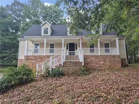 5710 Windworth Dr, Winston Salem, NC 27106