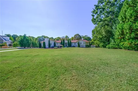 1703 River Knoll Ct, Greensboro, NC 27409