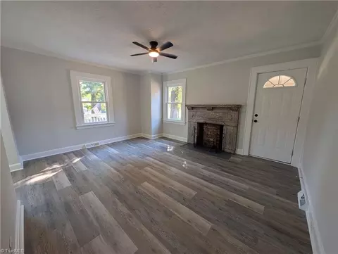 Living - 207 Springfield Rd, High Point, NC 27263 photo 3 of 4