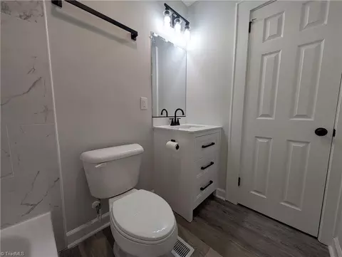 Bath - 207 Springfield Rd, High Point, NC 27263 photo 2 of 3