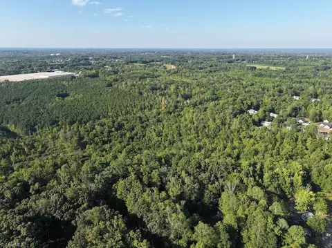 7809 Thomas Rd, Stokesdale, NC 27357