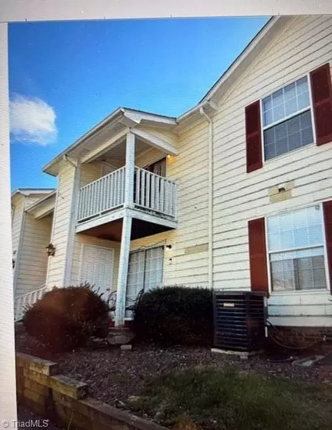 504 F Mystic Dr, Greensboro, NC 27406