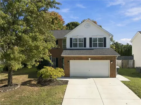 15 Pilot Ridge Ct, Greensboro, NC 27407