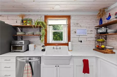 Kitchen - 1859 Underpass Rd, Advance, NC 27006 photo 2 of 5