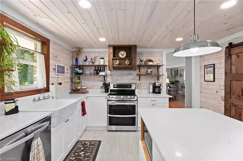 Kitchen - 1859 Underpass Rd, Advance, NC 27006 photo 5 of 5
