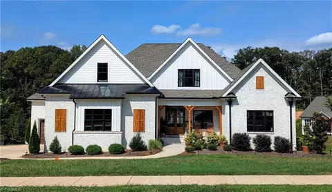 8967 Maltese Ct, Lewisville, NC 27023