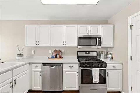 Kitchen - 7500 Bartonshire Ct, Oak Ridge, NC 27310 photo 2 of 5