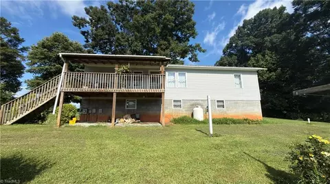 6711 Windsor Rd, Hamptonville, NC 27020