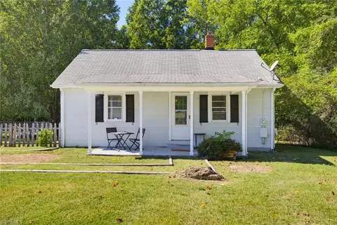 914 Phineas Dr, Kernersville, NC 27284
