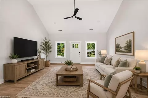 Living - 137 Mcdaniel Rd, Advance, NC 27006 photo 2 of 5