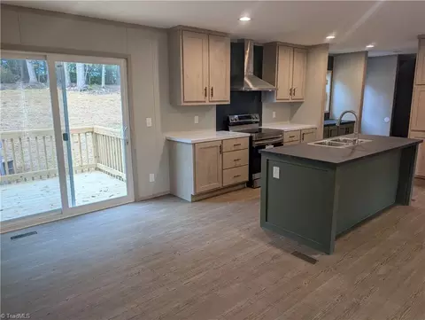 1424 Pineview Rd, Randleman, NC 27317 photo 6