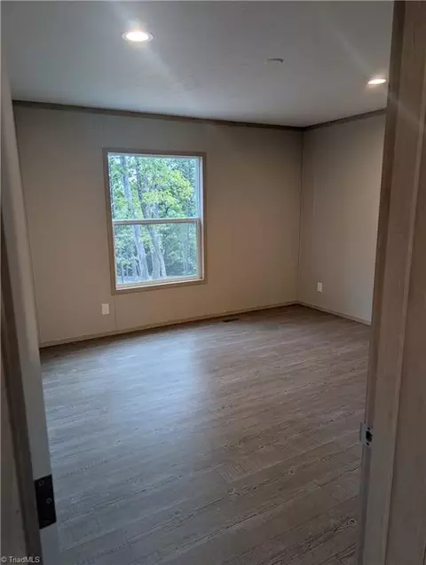 1424 Pineview Rd, Randleman, NC 27317 photo 5