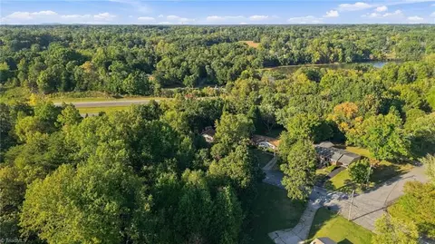 View/Area - 3701 Rolling Rd, High Point, NC 27265 photo 4 of 6