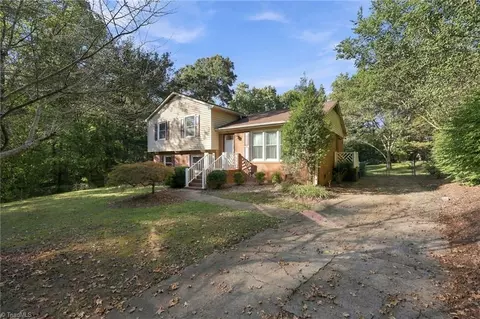 Exterior - 3701 Rolling Rd, High Point, NC 27265 photo 3 of 12