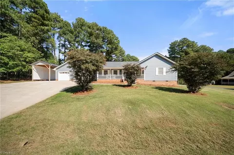 5900 Berwick Ct, Lexington, NC 27295