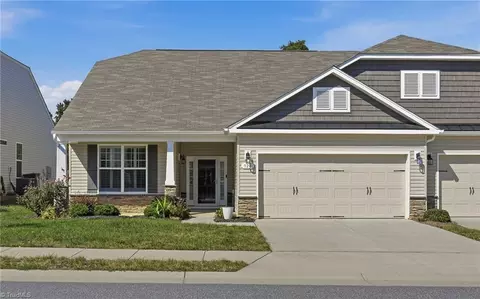 124 Oxford Ridge Ct, Kernersville, NC 27284