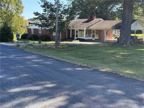 101 Brantley Farm Rd, Mocksville, NC 27028