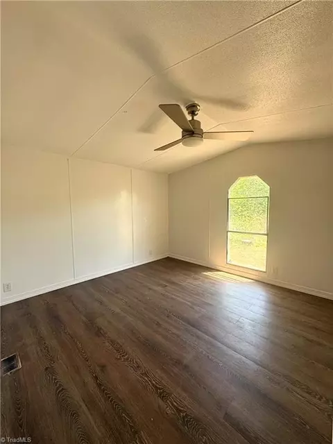 2738 Old Mountain Rd, Trinity, NC 27370 photo 12