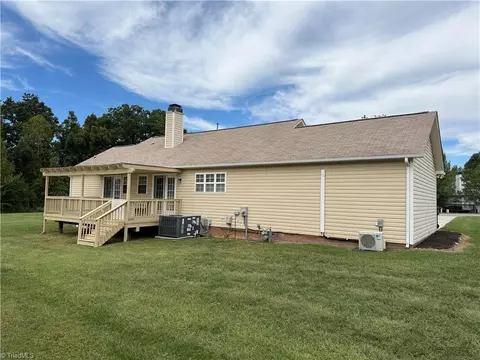 Exterior - 1503 Manora Ct, High Point, NC 27265 photo 6 of 6