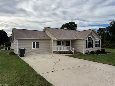 Exterior - 1503 Manora Ct, High Point, NC 27265 photo 3 of 6