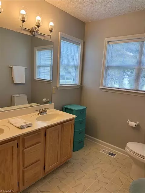 Bath - 1503 Manora Ct, High Point, NC 27265 photo 2 of 6